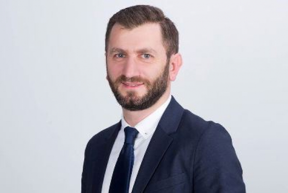 ԱԱԾ քննիչը ցանկանում է առգրավել փաստաբան Հովհաննես Չամսարյանի համակարգիչը